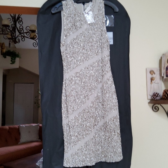 Alice +Olivia sequin dress - Picture 5 of 6